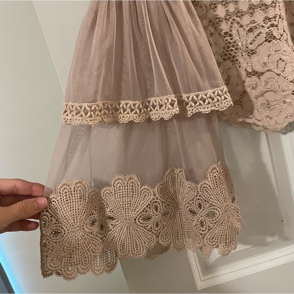 Long sleeve laced top- Soft Pink - Picture 2 of 3